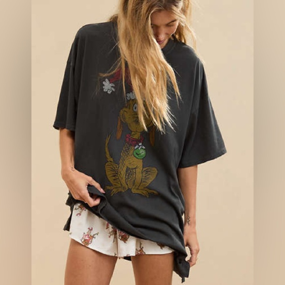 American Eagle Outfitters Black Graphic Tee